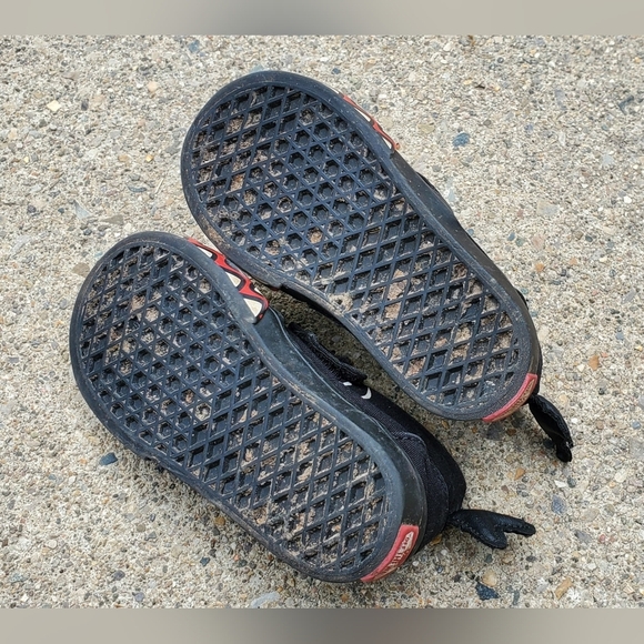 Vans Toddler Shark Shoes size 5.5 - Picture 2 of 3